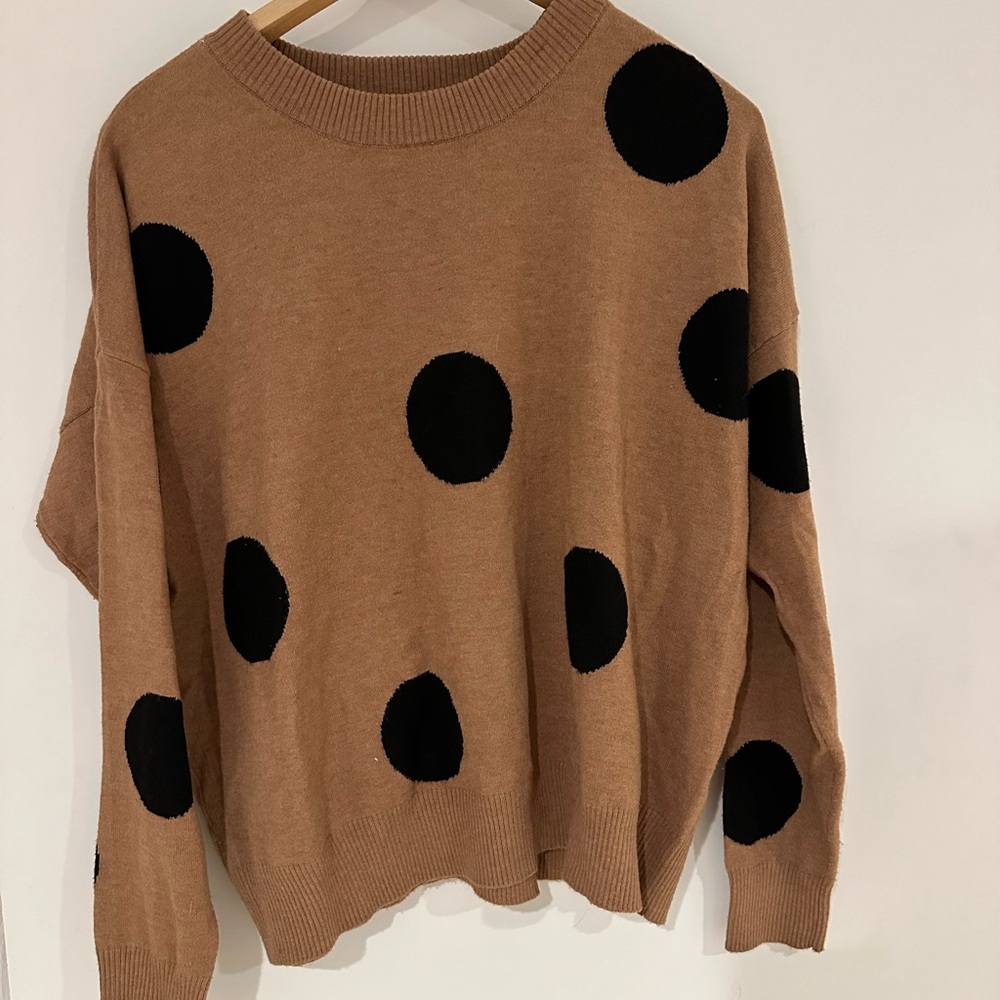 Lightweight tan sweater with black dots super chic